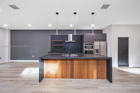 Купить виллу или дом в Майами, Флорида 4 спальни, № 1958173 - фото 22