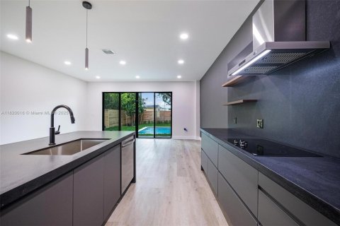 Купить виллу или дом в Майами, Флорида 4 спальни, № 1958173 - фото 24