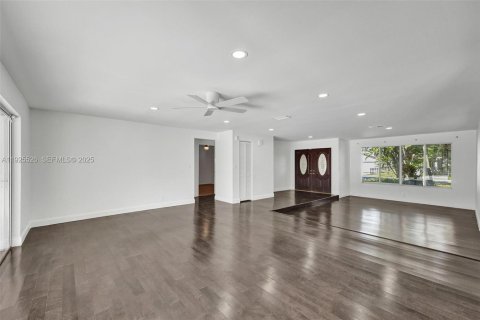 Villa ou maison à vendre à Pompano Beach, Floride: 4 chambres, 225.85 m2 № 1984273 - photo 4