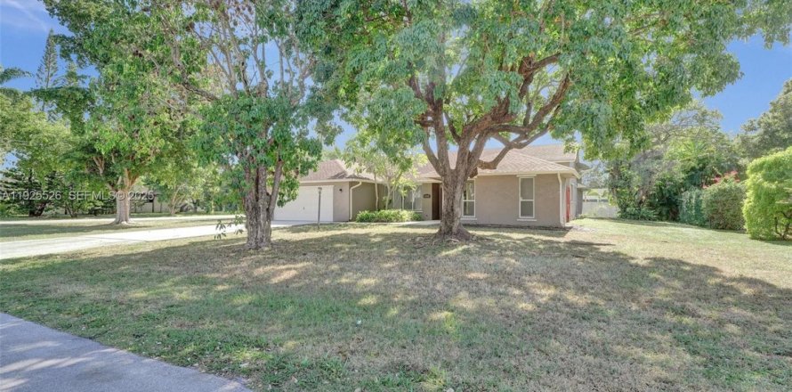 Villa ou maison à Pompano Beach, Floride 4 chambres, 225.85 m2 № 1984273