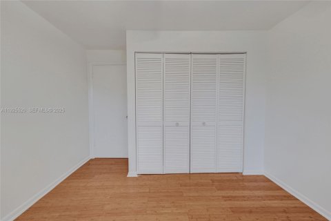 Villa ou maison à vendre à Pompano Beach, Floride: 4 chambres, 225.85 m2 № 1984273 - photo 21