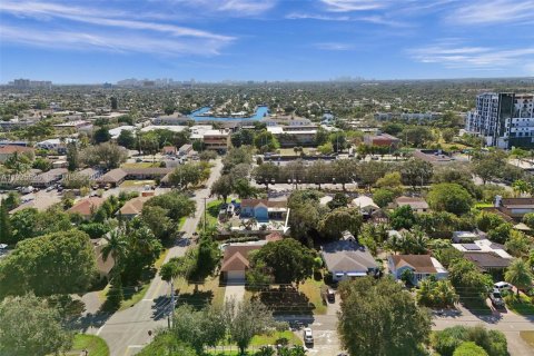 Villa ou maison à vendre à Pompano Beach, Floride: 4 chambres, 225.85 m2 № 1984273 - photo 29