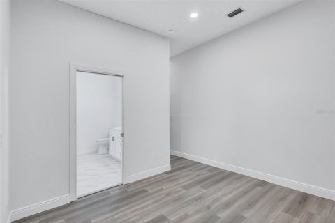 House in Bradenton, Florida 4 bedrooms, 499.81 sq.m. № 2225514 - photo 25