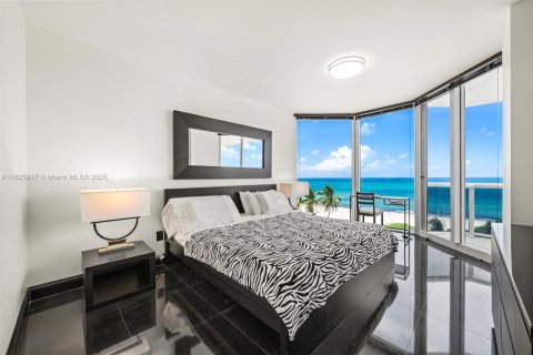 Condominio en venta en Miami Beach, Florida, 2 dormitorios, 142.14 m2 № 1936911 - foto 10
