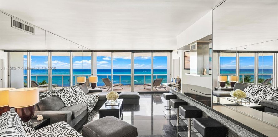 Condominio en Miami Beach, Florida, 2 dormitorios № 1936911
