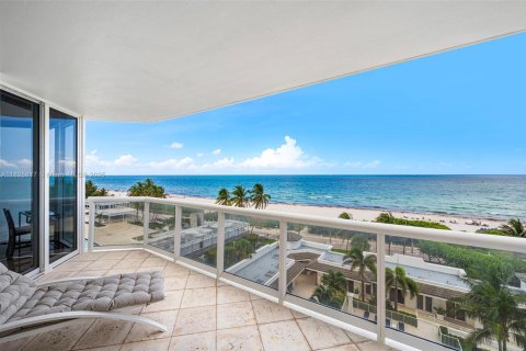 Condominio en venta en Miami Beach, Florida, 2 dormitorios, 142.14 m2 № 1936911 - foto 17