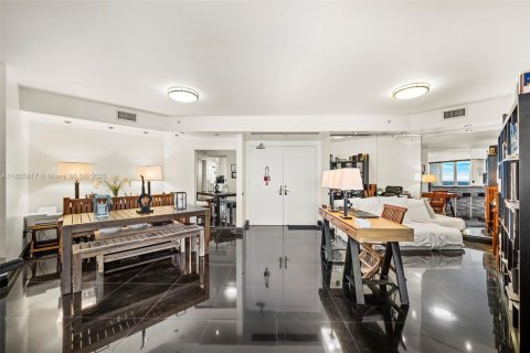 Condominio en venta en Miami Beach, Florida, 2 dormitorios, 142.14 m2 № 1936911 - foto 5