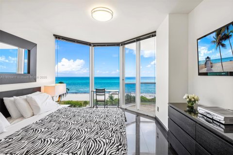 Condominio en venta en Miami Beach, Florida, 2 dormitorios, 142.14 m2 № 1936911 - foto 11