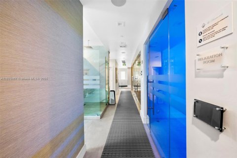 Condo in Miami Beach, Florida, 2 bedrooms  № 1936911 - photo 22