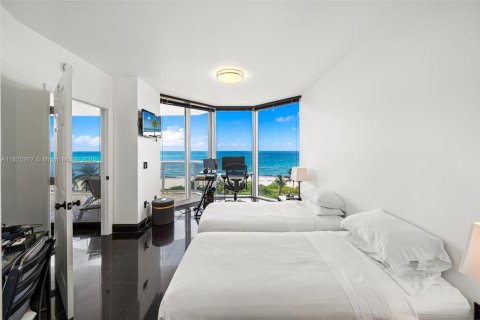 Condo in Miami Beach, Florida, 2 bedrooms  № 1936911 - photo 14