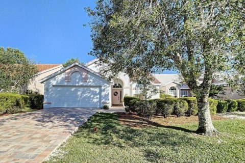 Villa ou maison à Weeki Wachee, Floride 2 chambres, 153.29 m2 № 2345344