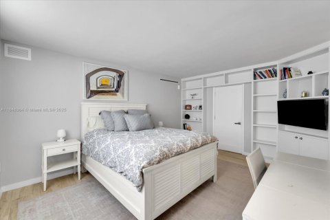 Condo in Key Biscayne, Florida, 3 bedrooms  № 1888854 - photo 30
