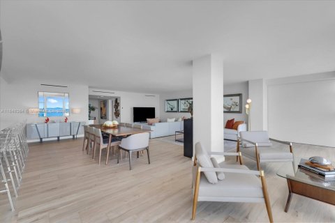 Condo in Key Biscayne, Florida, 3 bedrooms  № 1888854 - photo 16