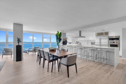 Condo in Key Biscayne, Florida, 3 bedrooms  № 1888854 - photo 9