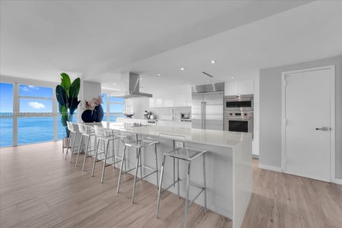 Condo in Key Biscayne, Florida, 3 bedrooms  № 1888854 - photo 12