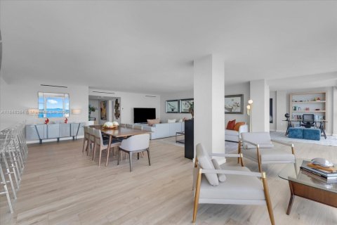 Condo in Key Biscayne, Florida, 3 bedrooms  № 1888854 - photo 17