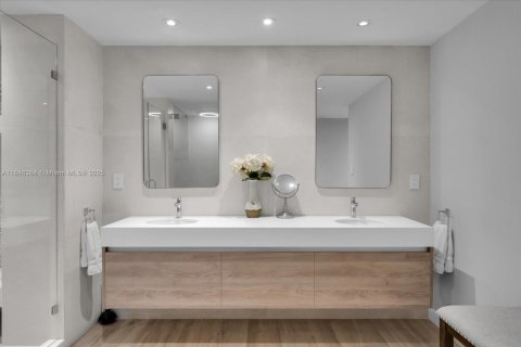 Condo in Key Biscayne, Florida, 3 bedrooms  № 1888854 - photo 24