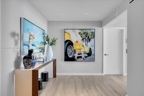 Condo in Key Biscayne, Florida, 3 bedrooms  № 1888854 - photo 19