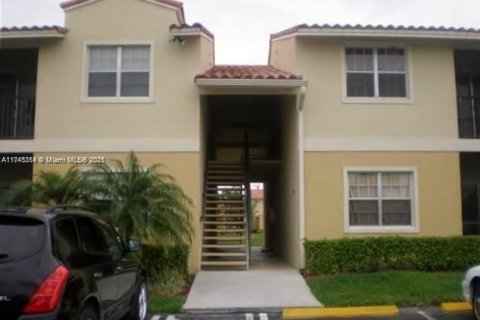 Condominio en venta en Pompano Beach, Florida, 1 dormitorio, 75.53 m2 № 2017296 - foto 4