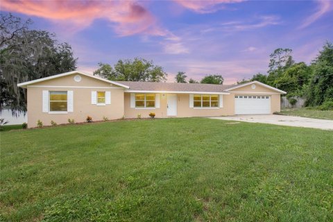 House in Deltona, Florida 3 bedrooms, 133.41 sq.m. № 1844227 - photo 1