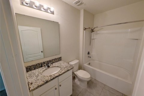House in Kissimmee, Florida 4 bedrooms, 170.01 sq.m. № 1769312 - photo 8