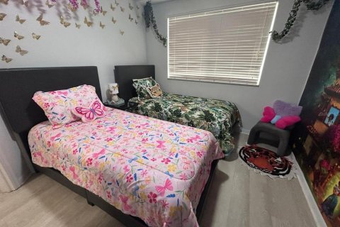 Casa en alquiler en Kissimmee, Florida, 4 dormitorios, 177.44 m2 № 1421060 - foto 20