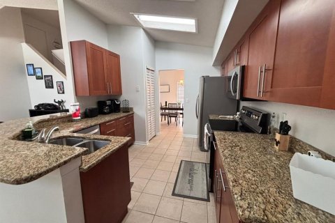 Casa en alquiler en Kissimmee, Florida, 4 dormitorios, 177.44 m2 № 1421060 - foto 4