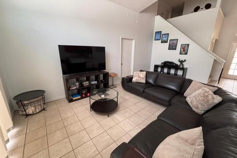 Casa en alquiler en Kissimmee, Florida, 4 dormitorios, 177.44 m2 № 1421060 - foto 12