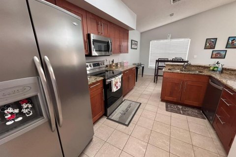 Casa en alquiler en Kissimmee, Florida, 4 dormitorios, 177.44 m2 № 1421060 - foto 3