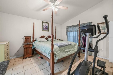 House in Kissimmee, Florida 4 bedrooms, 164.07 sq.m. № 1791818 - photo 11