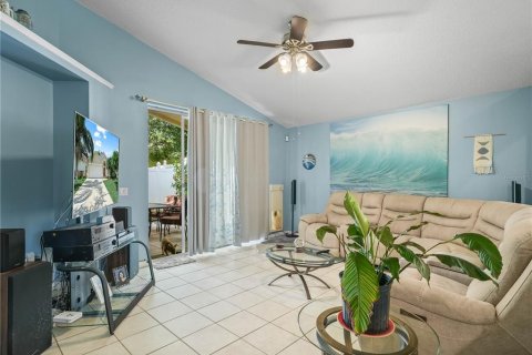 House in Kissimmee, Florida 4 bedrooms, 164.07 sq.m. № 1791818 - photo 7