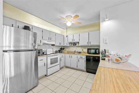 Copropriété à vendre à Greenacres, Floride: 2 chambres, 85.28 m2 № 2084234 - photo 4