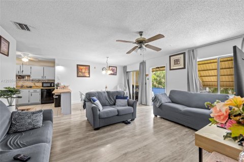 Copropriété à vendre à Greenacres, Floride: 2 chambres, 85.28 m2 № 2084234 - photo 10