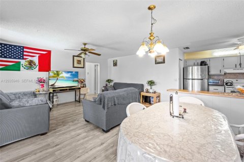 Copropriété à vendre à Greenacres, Floride: 2 chambres, 85.28 m2 № 2084234 - photo 3