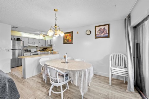 Copropriété à vendre à Greenacres, Floride: 2 chambres, 85.28 m2 № 2084234 - photo 2