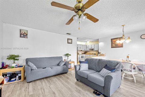 Copropriété à vendre à Greenacres, Floride: 2 chambres, 85.28 m2 № 2084234 - photo 11