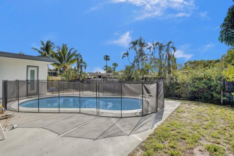Villa ou maison à vendre à Hollywood, Floride: 6 chambres, 240.06 m2 № 1080401 - photo 1