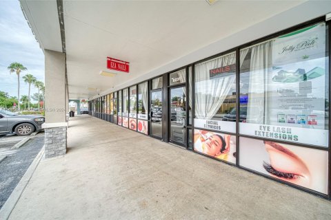 Commercial property in Miami, Florida № 1874936 - photo 22