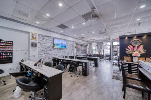 Commercial property in Miami, Florida № 1874936 - photo 15