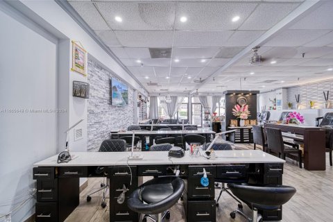 Commercial property in Miami, Florida № 1874936 - photo 16