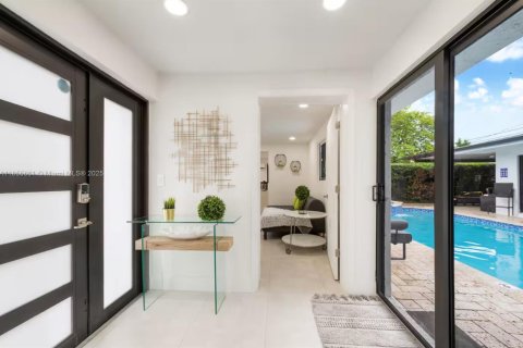 Villa ou maison à louer à Cutler Bay, Floride: 5 chambres, 192.21 m2 № 1977453 - photo 2