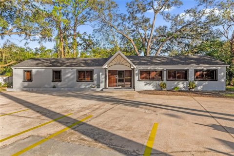 Propiedad comercial en alquiler en Sanford, Florida, 189.24 m2 № 1559274 - foto 1