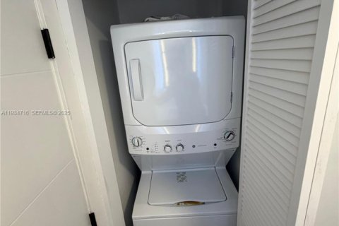 Appartement à louer à Miami, Floride: 2 chambres № 1993303 - photo 9