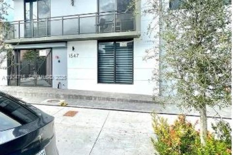 Appartement à louer à Miami, Floride: 2 chambres № 1993303 - photo 2