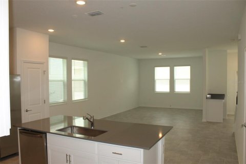 House in Apopka, Florida 3 bedrooms, 198.07 sq.m. № 2207009 - photo 5