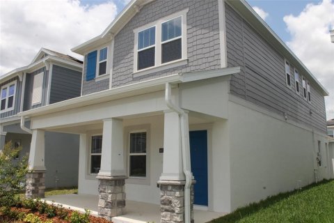 House in Apopka, Florida 3 bedrooms, 198.07 sq.m. № 2207009 - photo 2