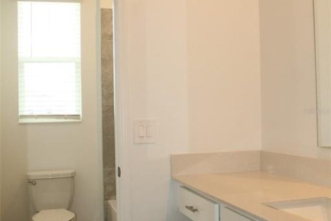 House in Apopka, Florida 3 bedrooms, 198.07 sq.m. № 2207009 - photo 20