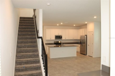 House in Apopka, Florida 3 bedrooms, 198.07 sq.m. № 2207009 - photo 12