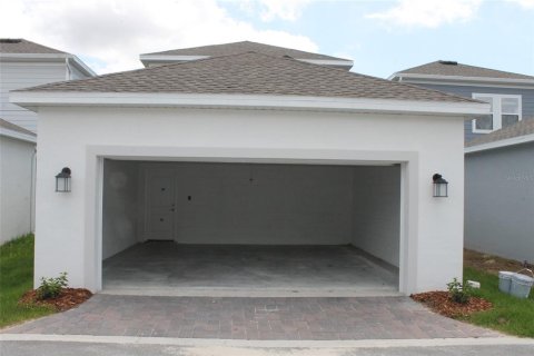 House in Apopka, Florida 3 bedrooms, 198.07 sq.m. № 2207009 - photo 24