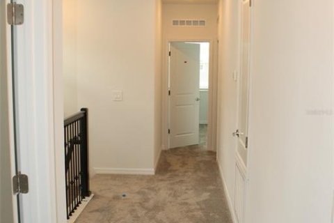 House in Apopka, Florida 3 bedrooms, 198.07 sq.m. № 2207009 - photo 14